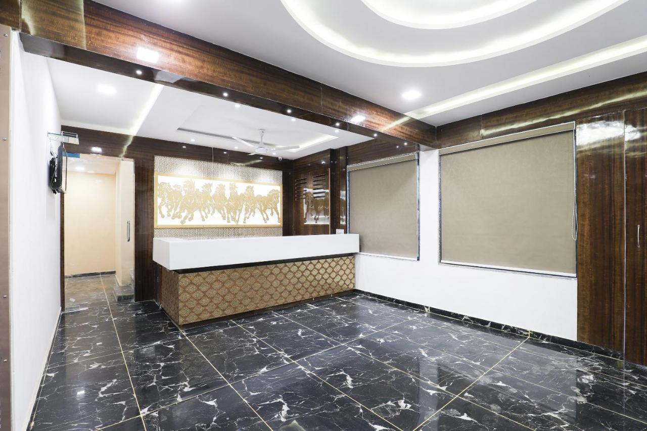 Vaccinated Staff- Oyo 49805 The Midway Sky Gandhinagar Exterior photo
