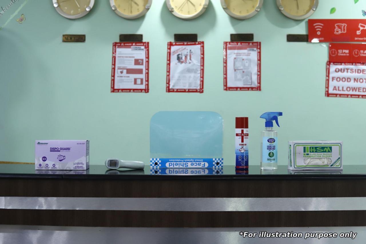 Vaccinated Staff- Oyo 49805 The Midway Sky Gandhinagar Exterior photo